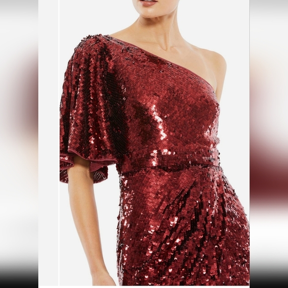 NWT Mac Duggal, One-Shoulder Sequin Column Gown, Burgundy, Size 4 -$598 - Picture 3 of 15